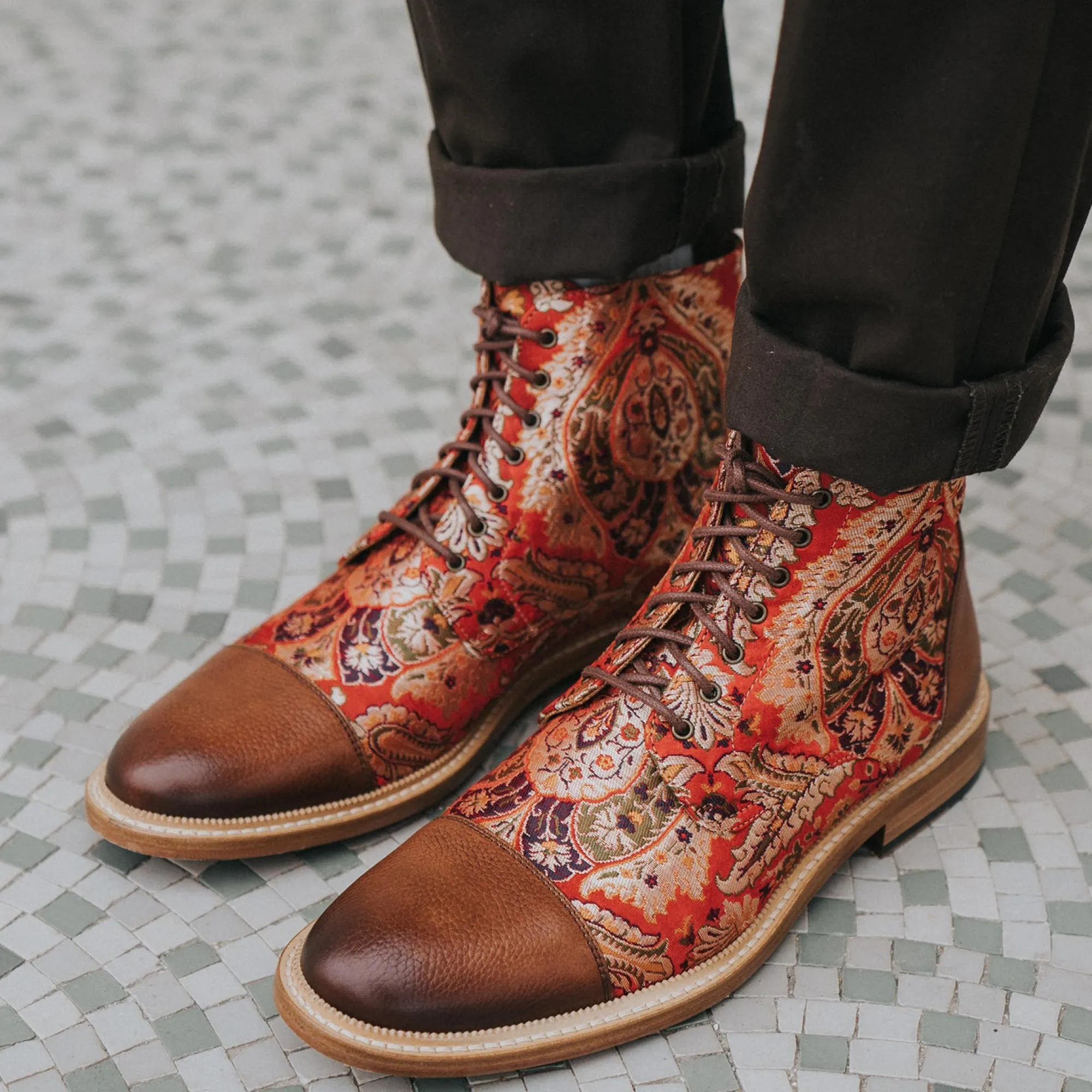 Fashion TAFT The Jack Boot In Red Paisley |